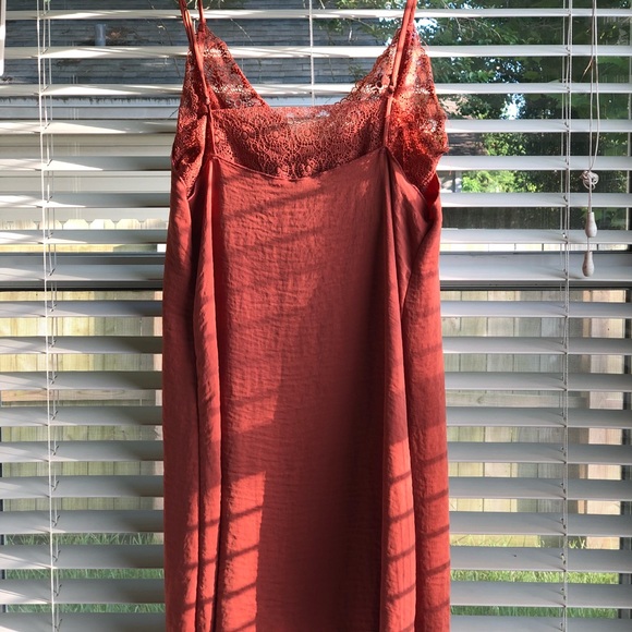 Kendall and Kylie slip with lace dress - Picture 2 of 3